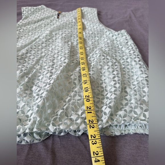 Liz Claiborne Pastel Green Lace Bubble Hem Blouse – Women’s Size M - Picture 9 of 9